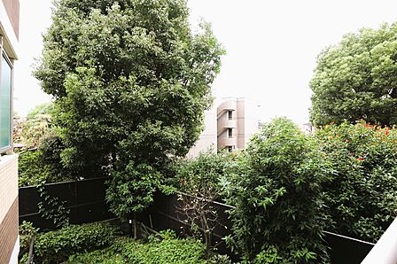 バルコニーからの眺望 眺望は永続的に保証されるものではありません。