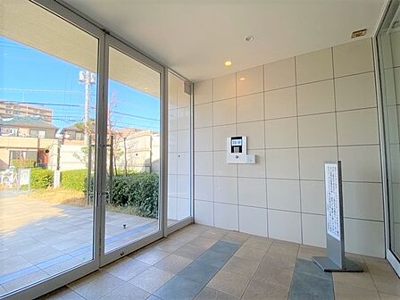 風除室(オートロック設置)