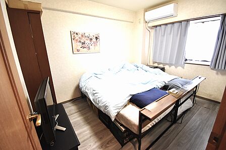 洋室1窓付きで換気もできます