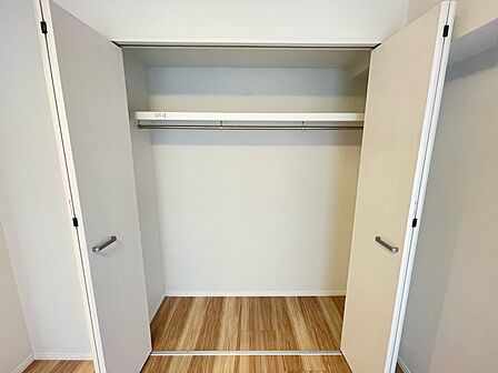 暮らしにフィットする収納空間。洋室の収納です。