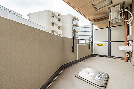 スロップシンク（屋外水栓）付きバルコニー
