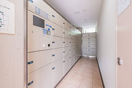 不在時でも荷物の受け取りが可能な宅配ボックス