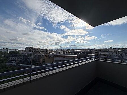 南西向きバルコニーからの眺望(眺望は永続的に保証されるものではありません)