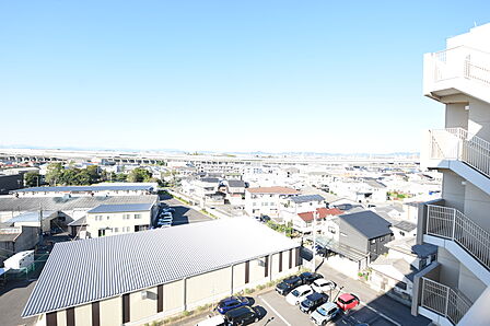 住戸北側共用廊下ーからの眺望(眺望は永続的に保証されるものではありません)