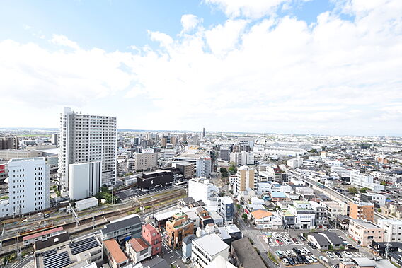 住戸南バルコニ...