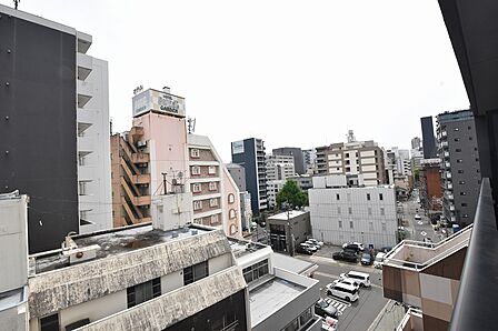 南側バルコニーからの南西側眺望 バルコニーからの眺望は永続的に保証されるものではありません