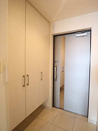 収納力あるシュ...
