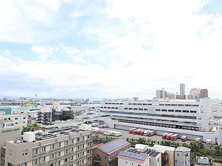 南西側バルコニーからの眺望です。(この眺望は永続的に保証されているものではございません。)