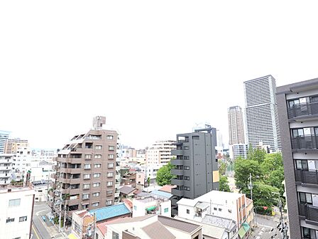 ルーフバルコニー北側からの眺望です。眺望については永続的に保証されるものではありません。
