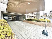 マンションエントランス