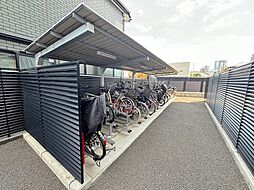 敷地内駐輪場　月額100円〜200円