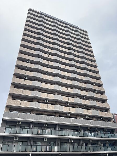現地外観　総戸数92戸　19階建て　免震タワーマンション