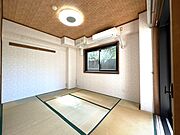 二面採光の明るい和室