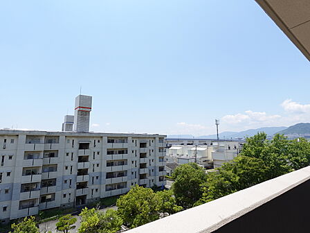 バルコニーからの眺望です(眺望は永続的に保証できるものではありませ)