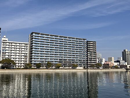 メインバルコニーが全室南東向きのリバーサイドマンション
