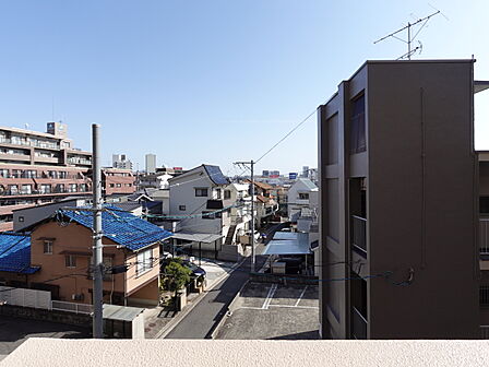 バルコニーからの眺望 眺望は、永久的に保証されるものではございません。