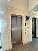 防犯カメラがあるマンション内エレベーター