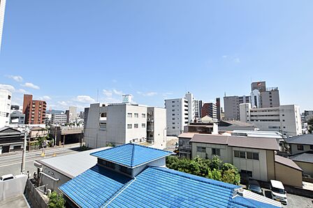 南東側の眺望　眺望は永続的に保証されるものではありません。