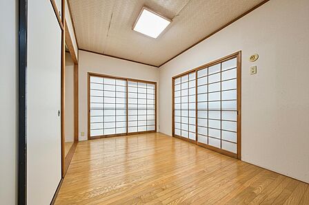 和室ですが上からフローリングタイルを被せています