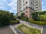 エントランス：植栽を設けたエントランス