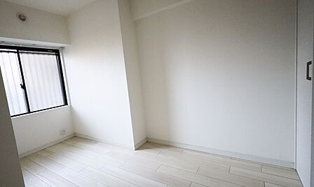 約4.7帖の洋室