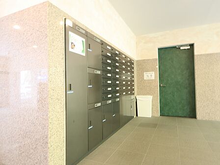 不在時に荷物の受け取りが可能な宅配ボックス