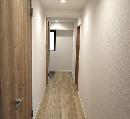 お部屋の中が見えないサイドインタイプの玄関
