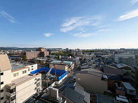 南側バルコニーからの眺望 京都タワーや世界遺産「東寺」が望めます。