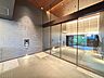 エントランス：不審者や勧誘員などが建物内に立ち入るのを防いでくれるオートロック付き。