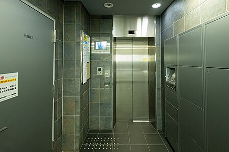 宅配ボックス 不在時の荷物の受け取りに便利です。