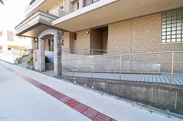 エントランスを拡大表示