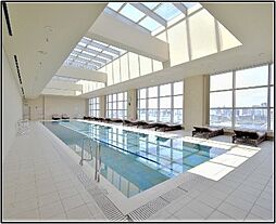 プール（最上階27階）