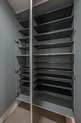 玄関の下足入れ