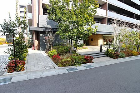エントランス(階段、スロープつき)