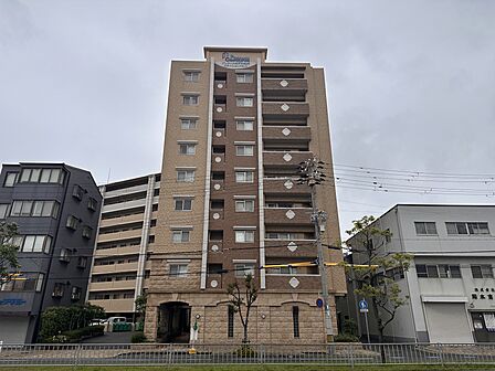 2006年11月に建築されたマンションです