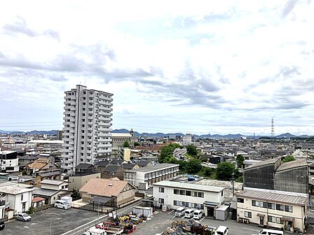 南側バルコニーからの眺望（眺望は永久に保証されるものではありません）