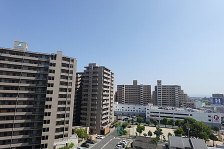 南側バルコニーからの眺望（眺望は永久に保証されるものではありません）