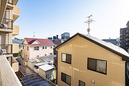 南西側バルコニーからの眺望(眺望は永久に保証されるものではありません)