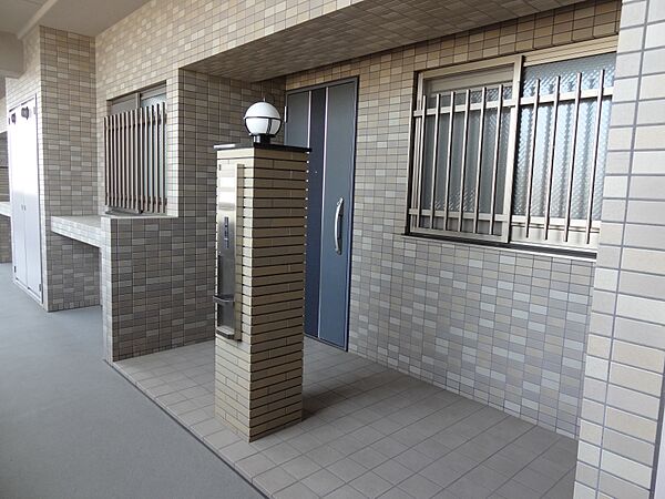 玄関を拡大表示