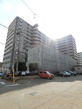 東跨線橋たもと...