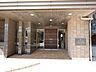 その他：自動扉のマンションエントランス