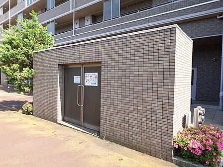 マンション敷地内ゴミ置場