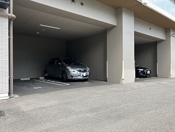 敷地内平置駐車...