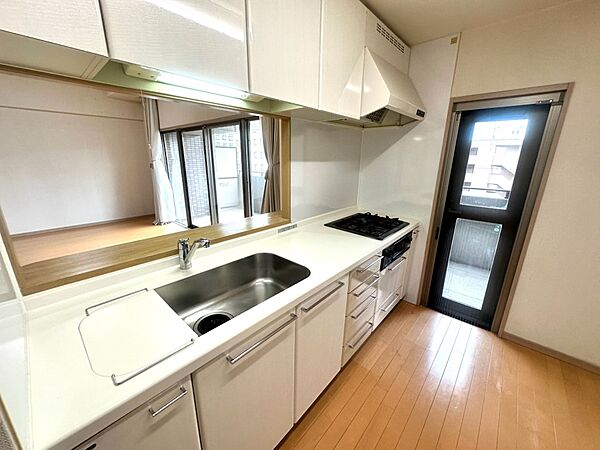 キッチンを拡大表示