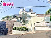 【6SLDK】 ・木造3階建 ・独立キッチン ・納戸付き ・独立和室2部屋完備 ・電動シャッターガレージ ・広々とした庭付き ・バルコニー2ヶ所