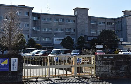 泉小学校（560m）