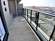 【バルコニー】 陽当たり良好で、晴れた日には洗濯物がカラッと乾きますね 
