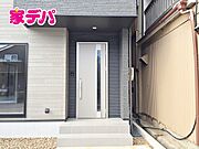 庇が広く、雨にも濡れにくい玄関ポーチ 