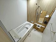 【施工例】ゆったり入れる浴槽、一日の疲れを癒してくれるくつろぎのバスタイムを… 