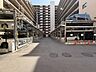 駐車場：愛車を身近に置ける駐車場を敷地内に確保。休日のドライブやまとめ買いにも便利です。